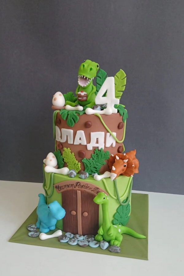 Торта Динозаври