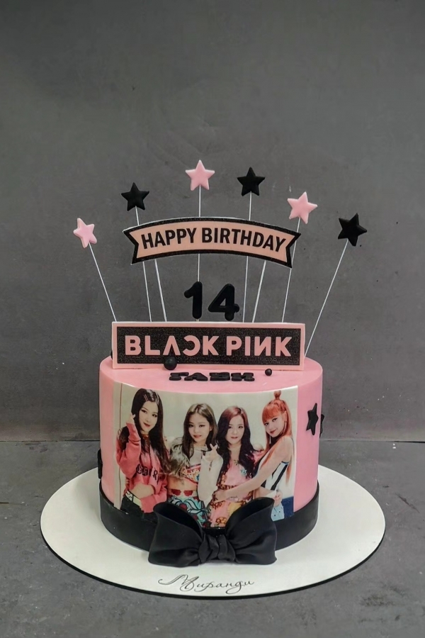 Торта BLACK PINK